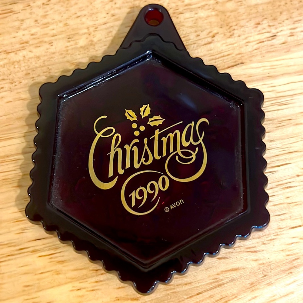 Avon Christmas ornament for bundle